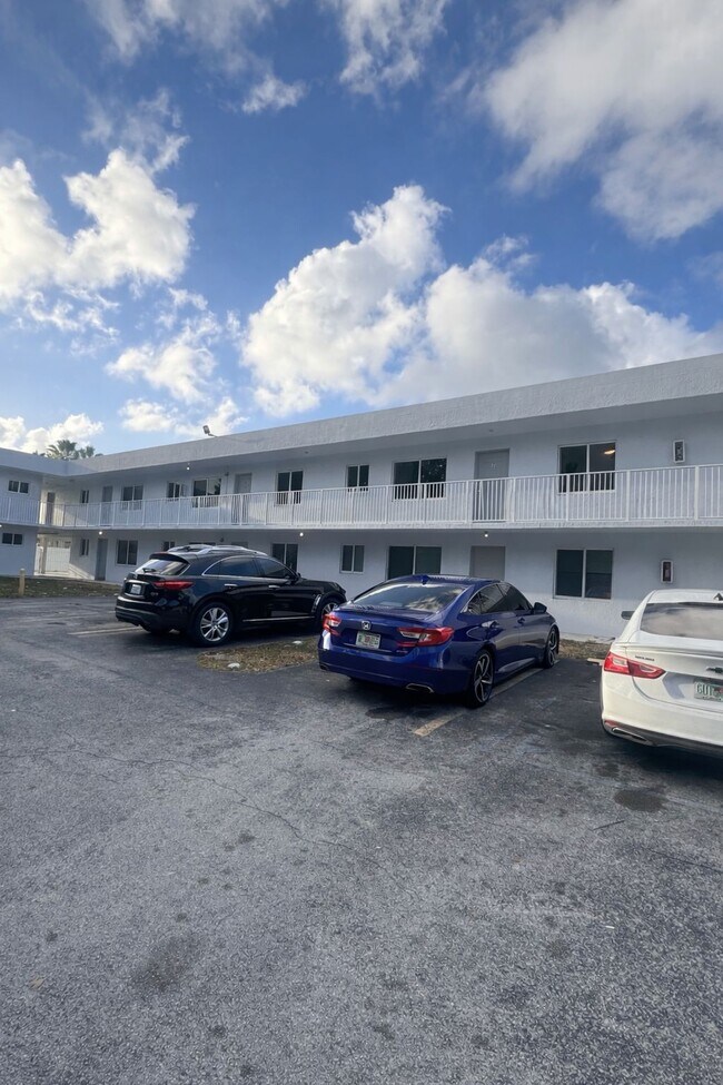 Building Photo - 17050 NW 55 Ave