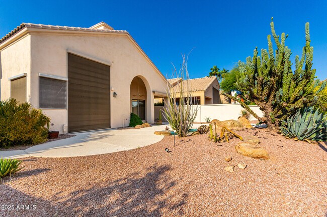 Building Photo - 11627 E Bella Vista Dr