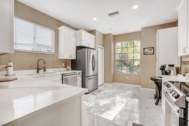 Building Photo - 8982 Founders Cir