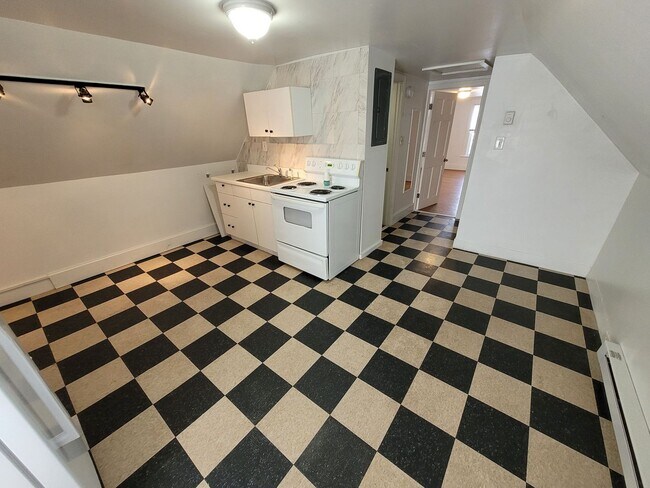 Building Photo - 273 Merrimack St