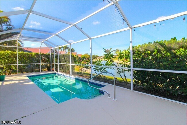 Building Photo - 135 Lady Palm Dr