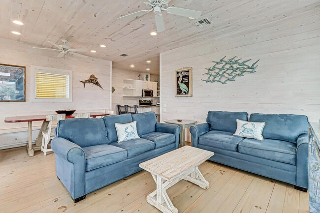 Building Photo - 2727 Eleventh St