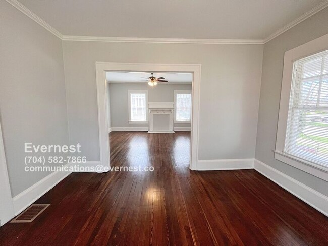 Building Photo - 203 S Elm St