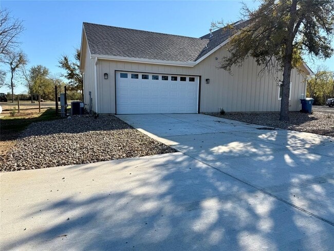 Building Photo - 1353 Red Town Rd