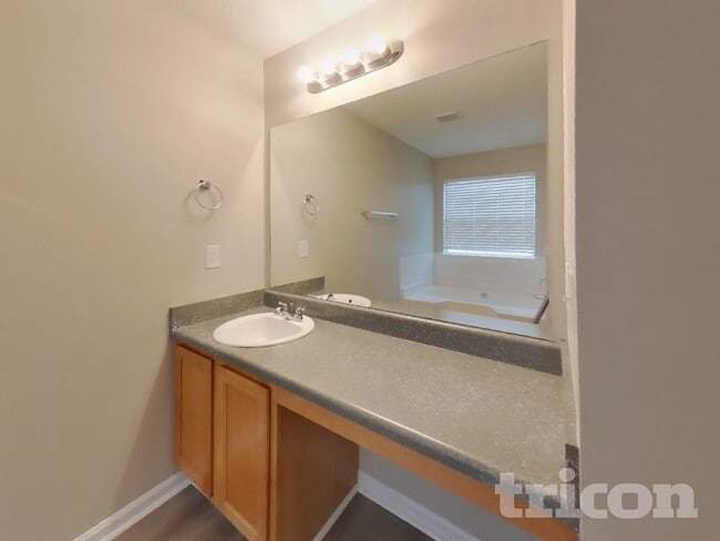 Building Photo - 9493 Creekside Rd