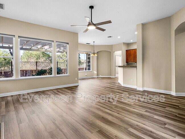 Building Photo - 12021 Gold Pointe Ln