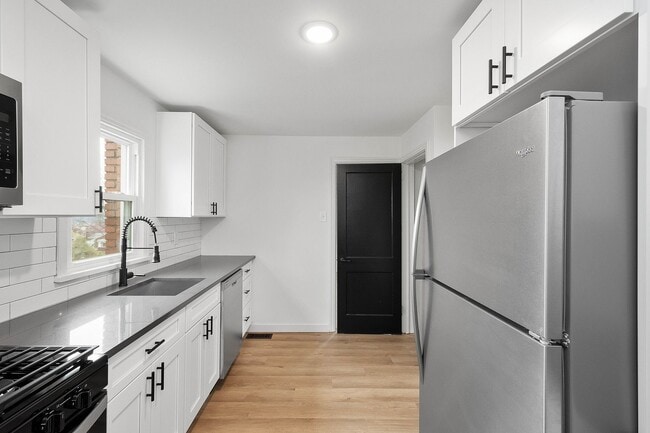 Building Photo - AVAILABLE MAY 1st!! FULLY UPDATED 3 BEDROOM IN WEST MIFFLIN!!