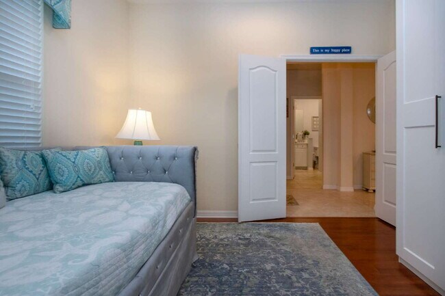Building Photo - 4920 Maymont Park Cir