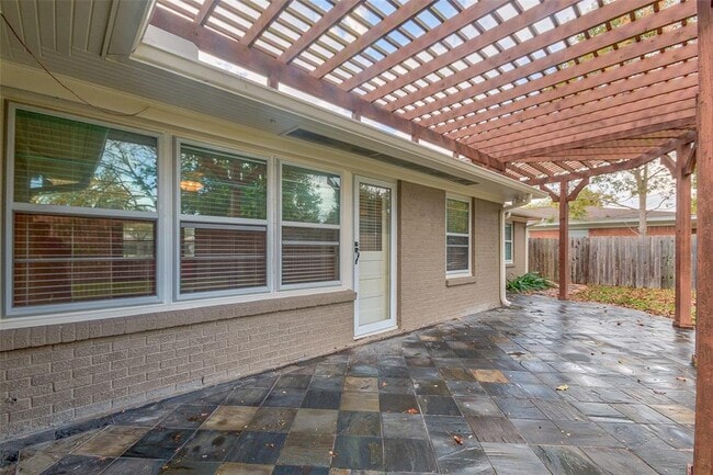 Building Photo - 4710 Willowbend Blvd