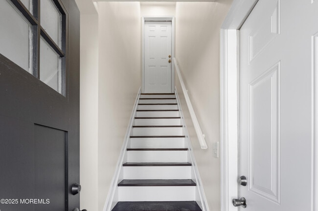 Building Photo - 9 Beacon Terrace