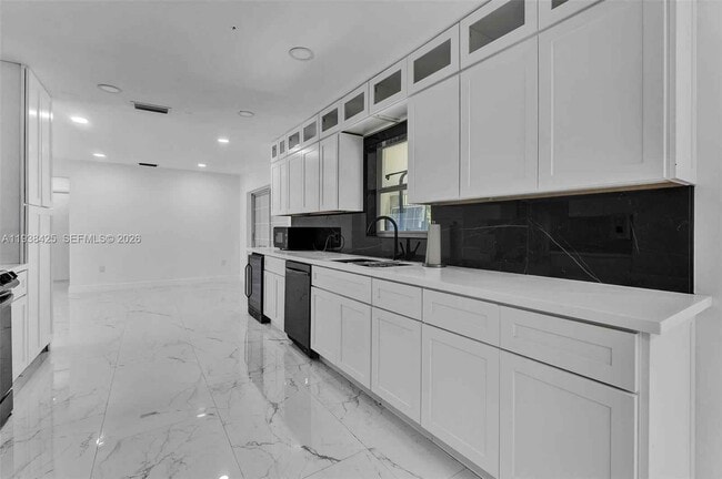 Building Photo - 860 NW 207th St