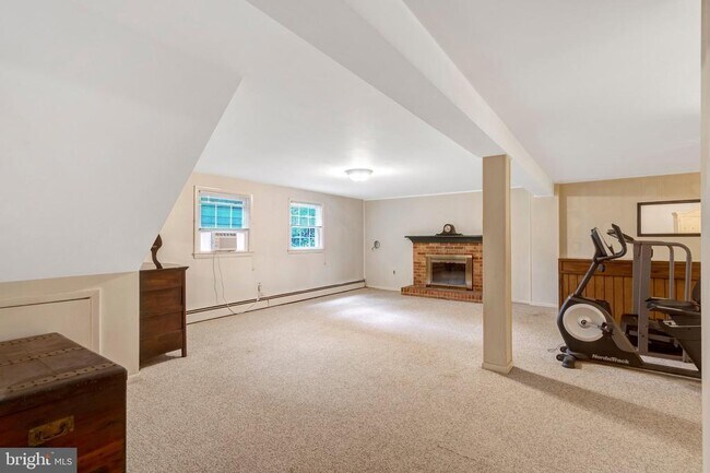 Building Photo - 5315 Summit Dr
