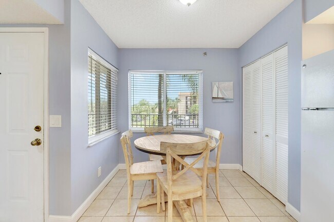 Building Photo - 275 Palm Ave