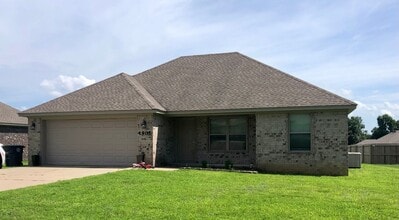 Building Photo - 1905 Rehoboth Cir