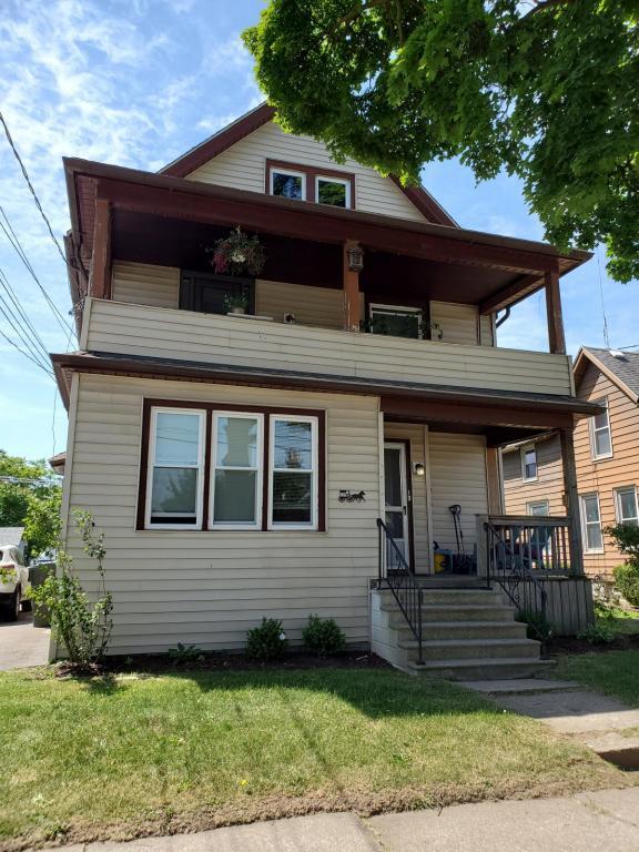 Building Photo - 399 Miller St