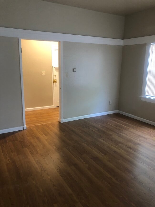 Building Photo - 1019 Linden St