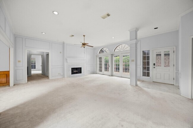 Building Photo - 4215 Valley Glade Dr