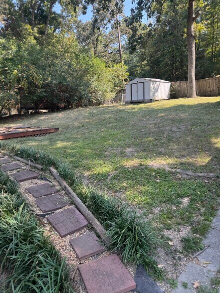 Building Photo - 2425 Etowah St