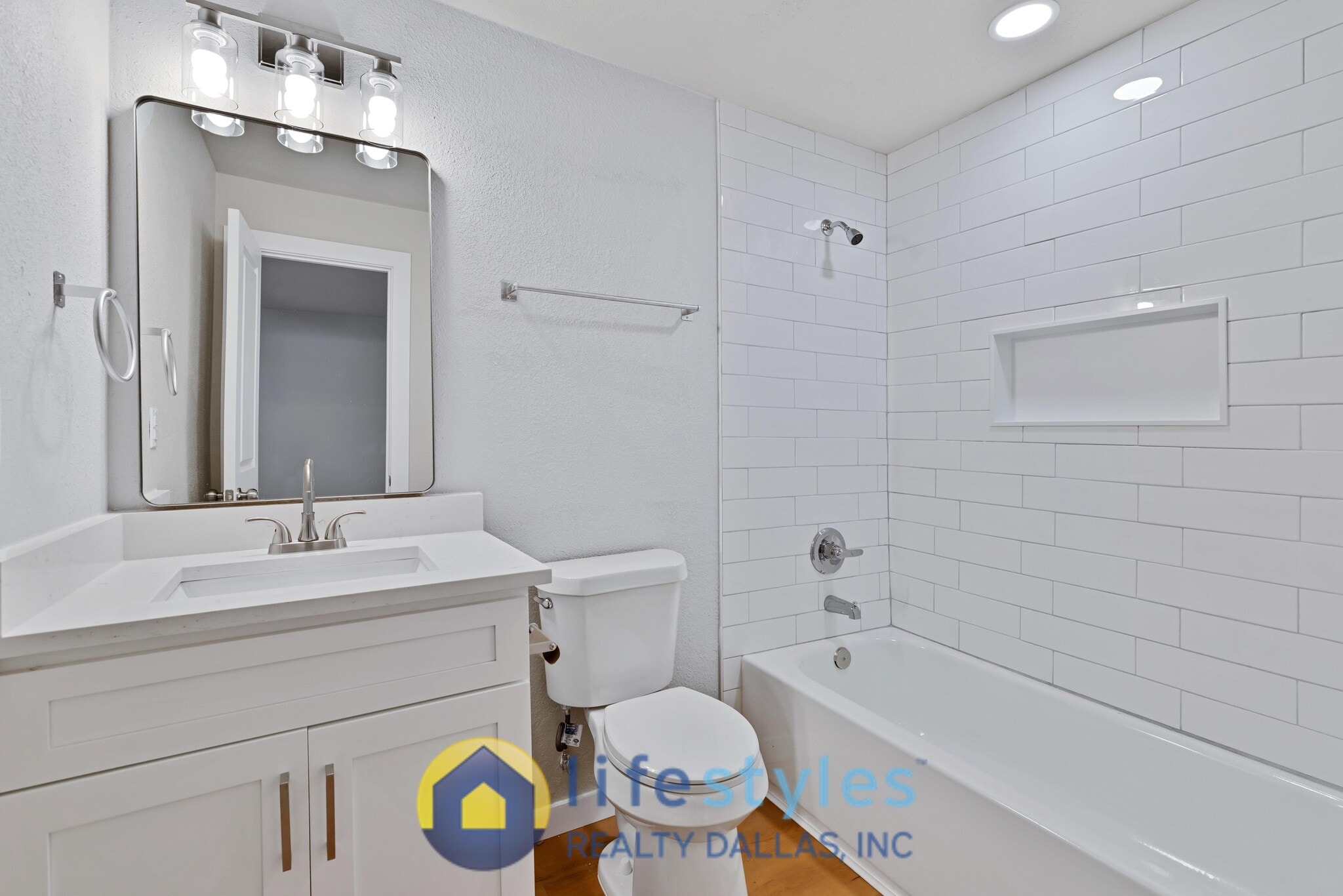 Building Photo - 717 Bonham St