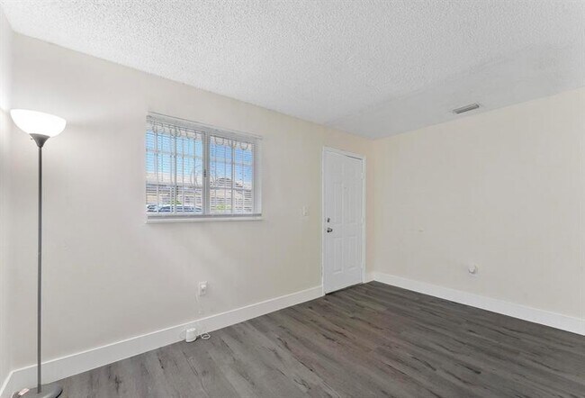 Building Photo - 8851 NW 119th St