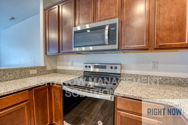 Building Photo - 5505 E Bollo St