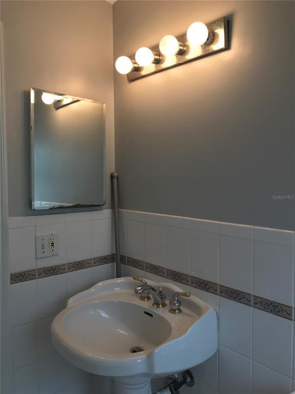 Building Photo - 3200 Woodruff Dr