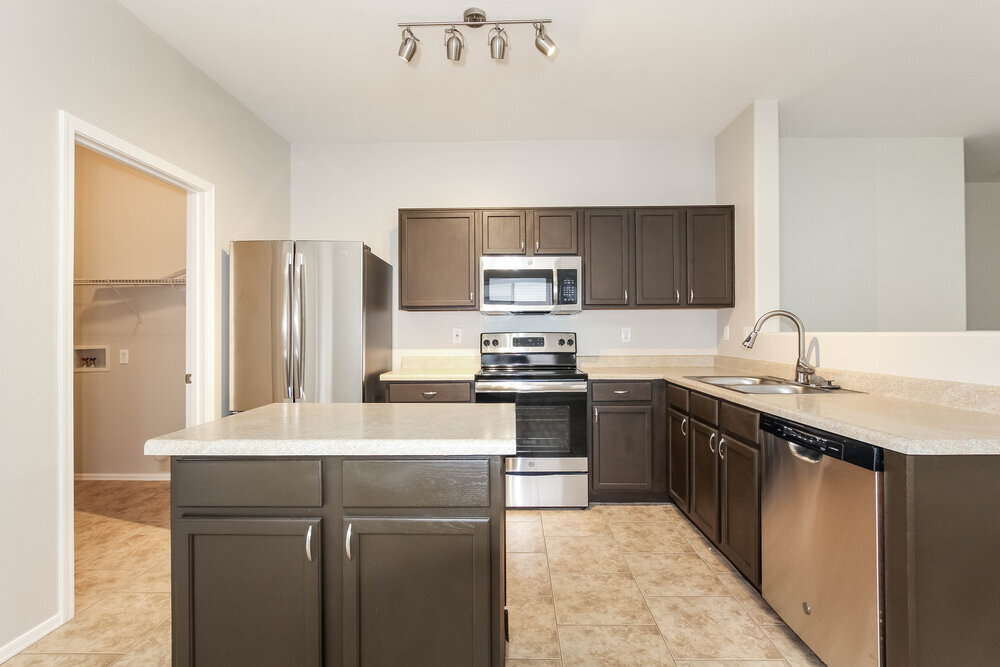 Building Photo - 6522 W Elwood St