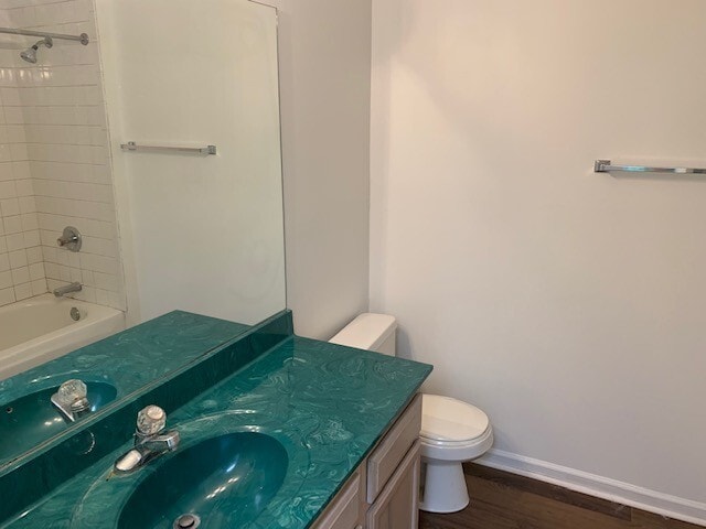 Building Photo - 2106 Fairfax Ave