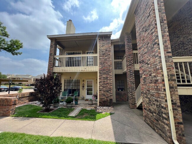Building Photo - 3140 Devonshire Dr