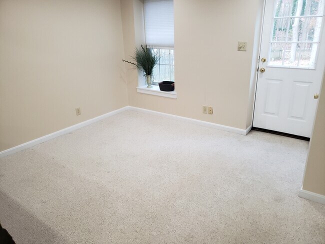 Building Photo - 3225 Magnolia Ridge Rd