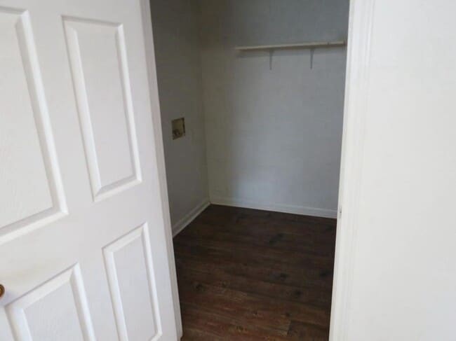 Building Photo - July 2026 Move in! Adorable 1 bedroom 1 bathroom with a Yard!