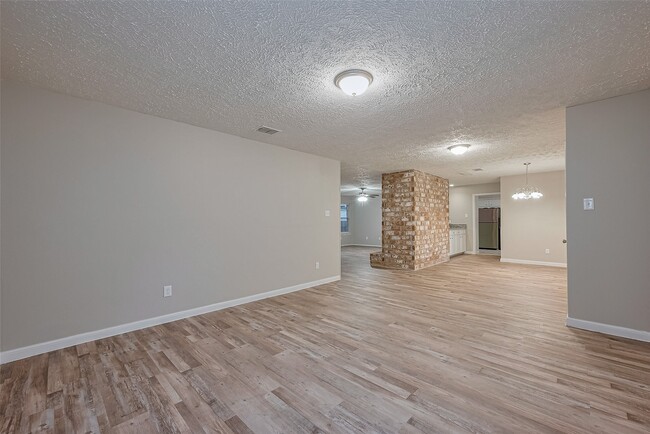 Building Photo - 3214 Three Pines Dr