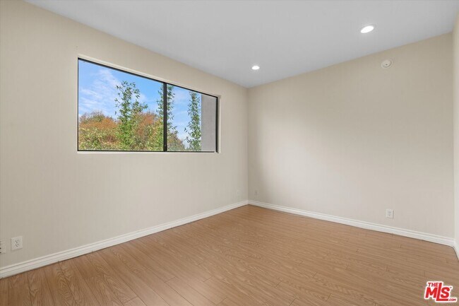 Building Photo - 2175 S Beverly Glen Blvd