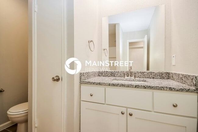 Building Photo - 3 Bedroom Pet-Friendly Home in Houston, TX with Main Street Renewal