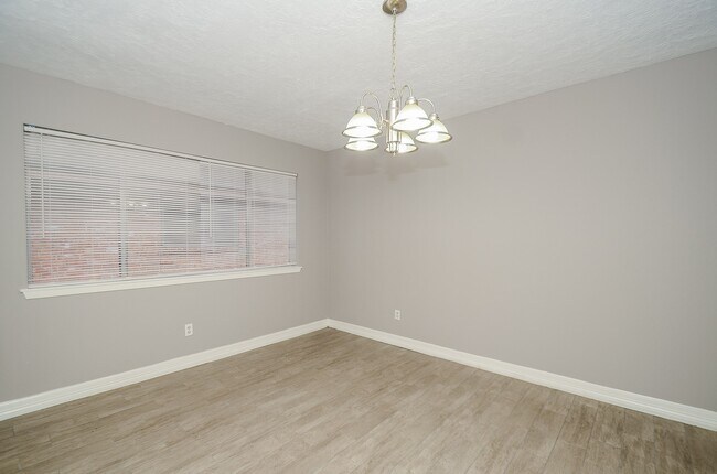 Building Photo - 8319 Bird Run Dr