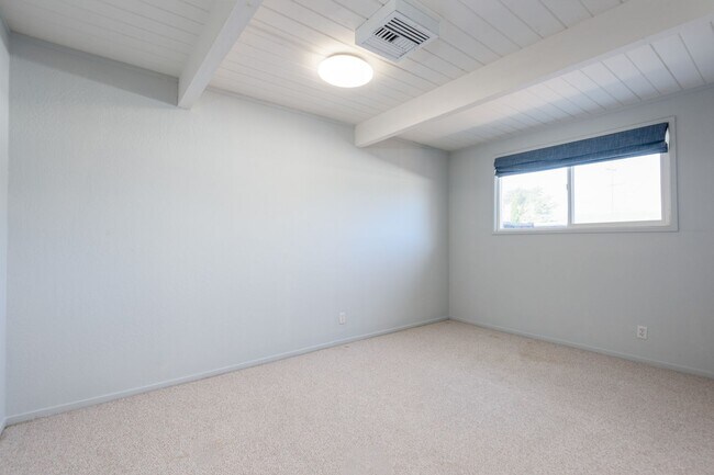 Building Photo - San Mateo Highlands Eichler Mid-Century 3/...