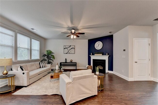 Building Photo - 2017 Yvette Wy