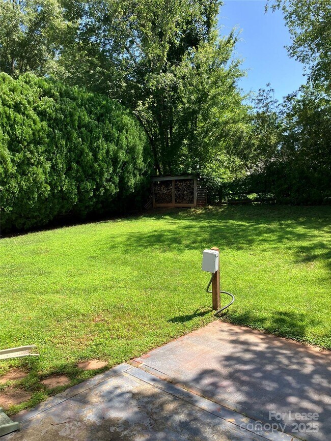Building Photo - 7525 Montrachet Ln