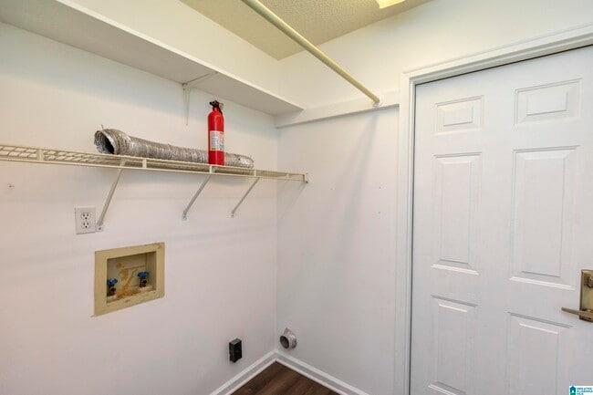 Building Photo - 3013 Bowron Rd