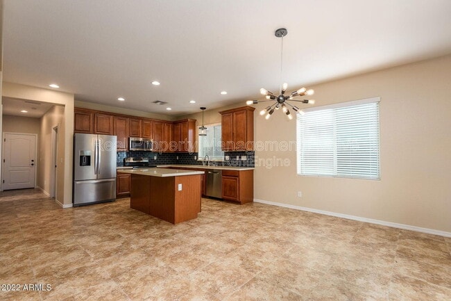 Building Photo - 1544 E Hummingbird Way