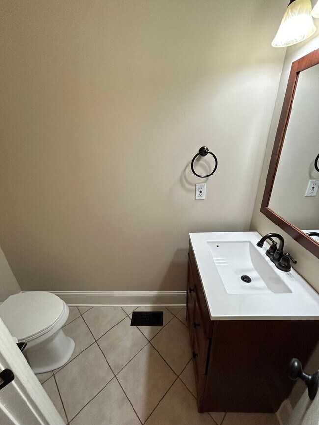 Building Photo - Executive Rental in West Rome $2,595