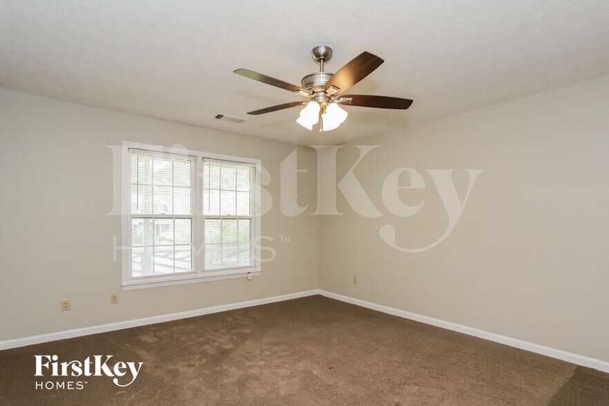 Building Photo - 3900 Hadley Farm Dr