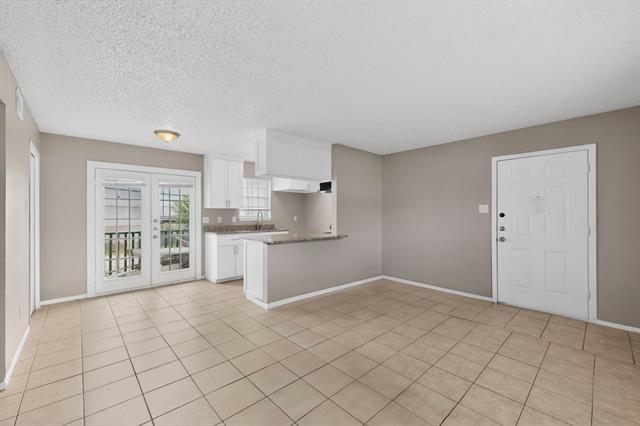 Building Photo - 8024 Cambridge Cir