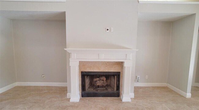 Building Photo - 5227 Clarkston Ln