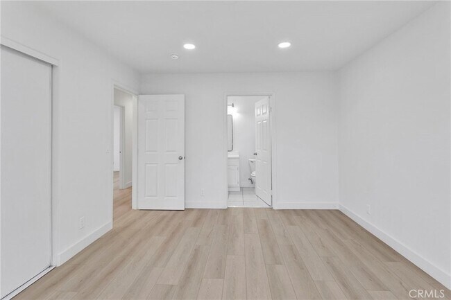 Building Photo - 348 W 83rd St