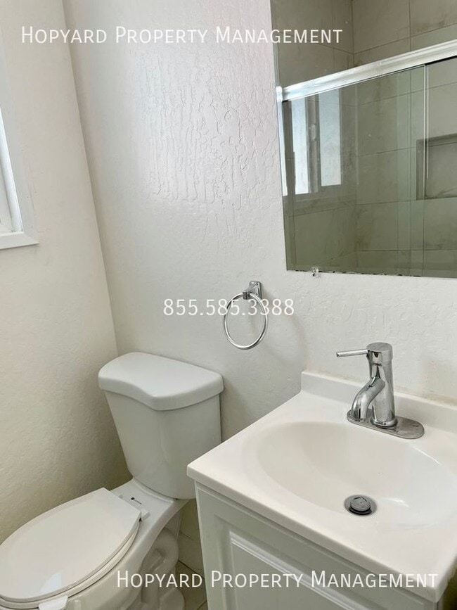 Building Photo - 2627 23rd Ave