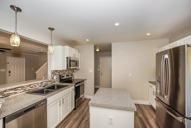 Building Photo - 125 Camforth Dr