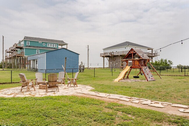 Building Photo - 994 Dolly St