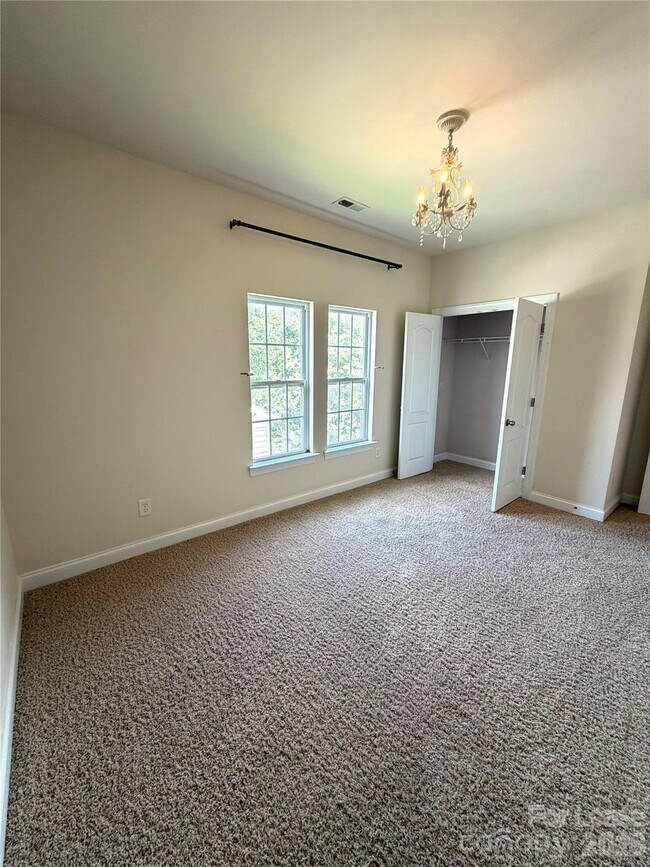 Building Photo - 10729 Serape Rd