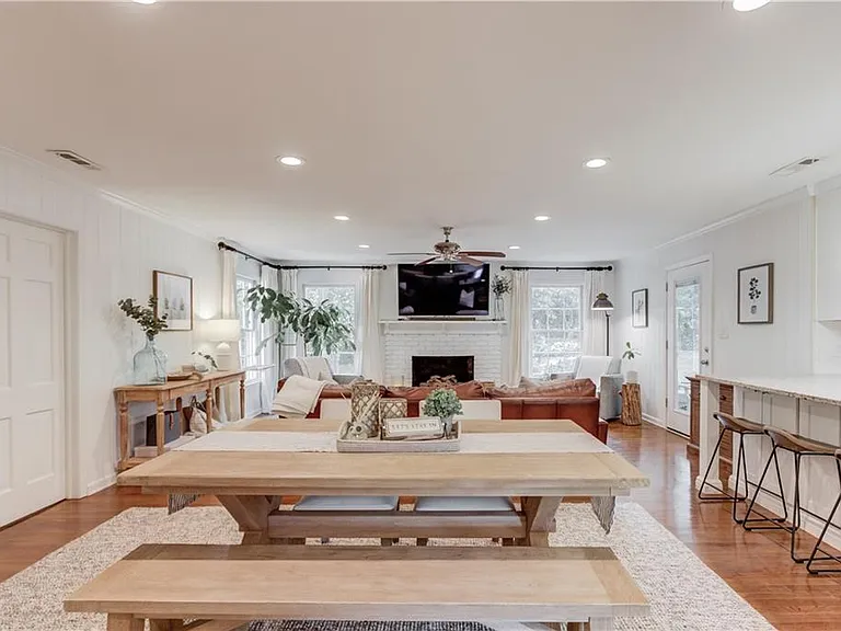 Building Photo - 649 Winder Hwy